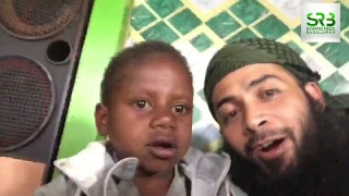 Saudara muslim Papua  membaca Al Fatihah - Ustadz Dr. Syafiq Riza Basalamah, M.A.