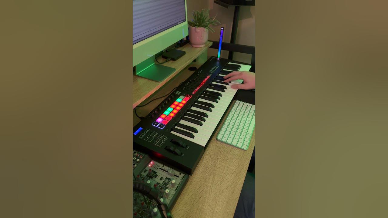 Levels - Avicii // Live Looping (Novation Launchkey & Ableton)