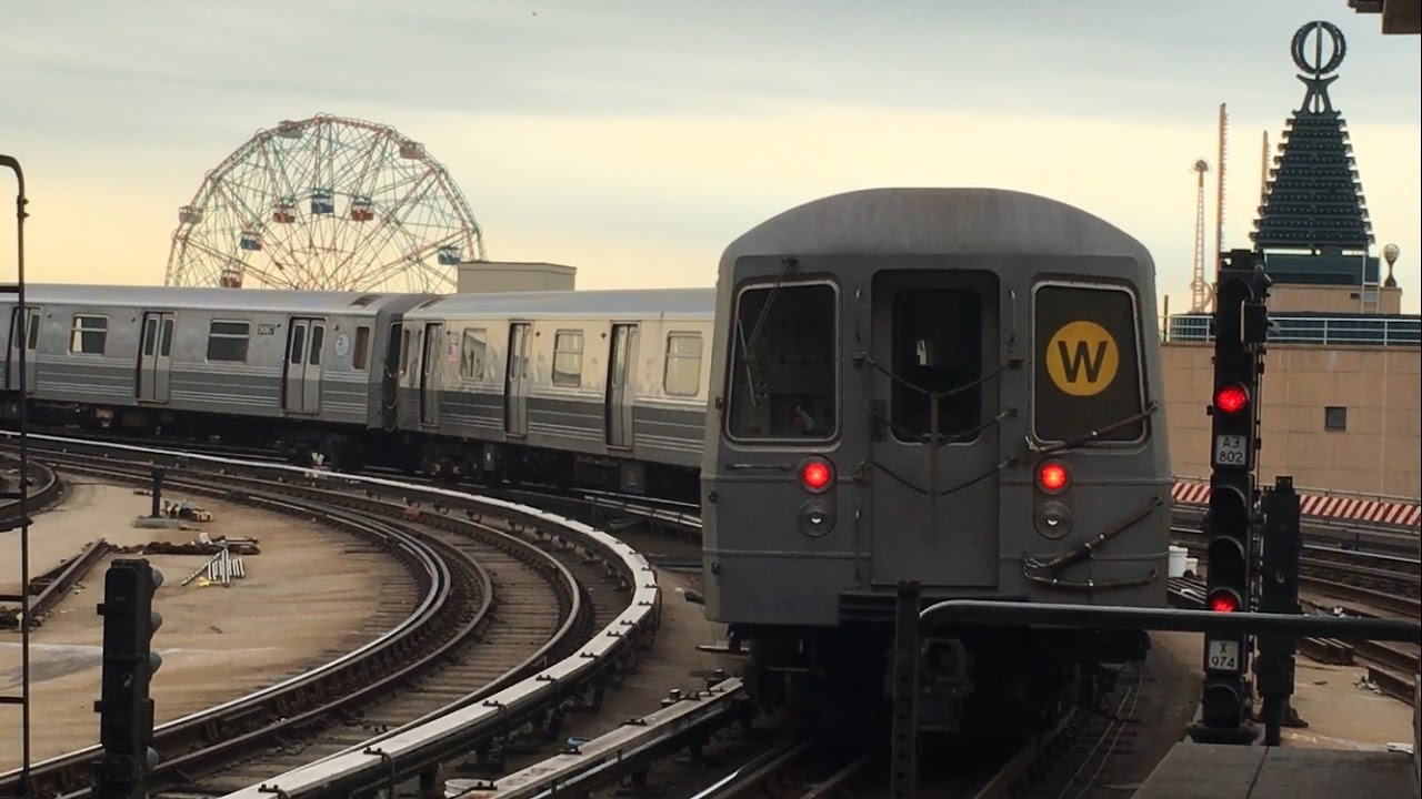 BMT Brighton Line: Not In Service R68A (W) Train via Brighton departs ...