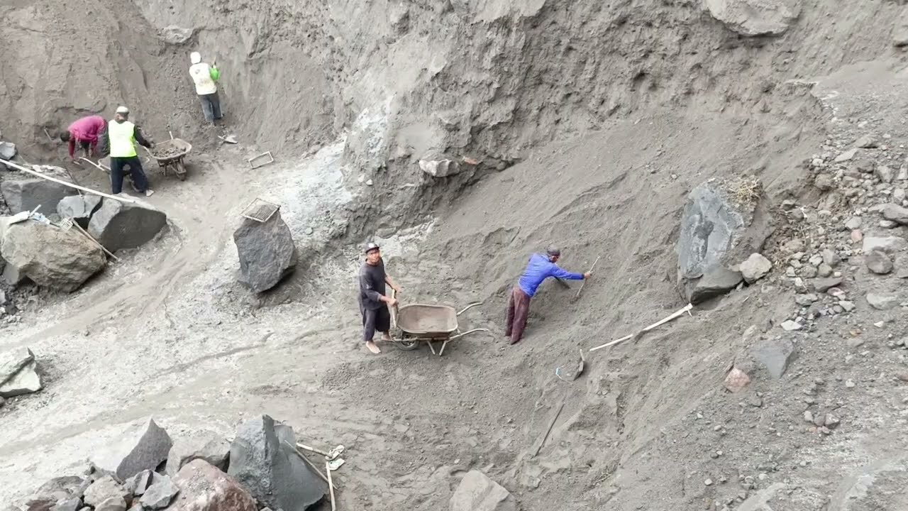 Merapi Sand, Fortune from Danger: Extreme Manual Mining Activity