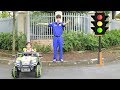 Kids Drive Car Toys Learn Traffic Laws & Traffic Lights with Police w/ Kids Play Fly Kite