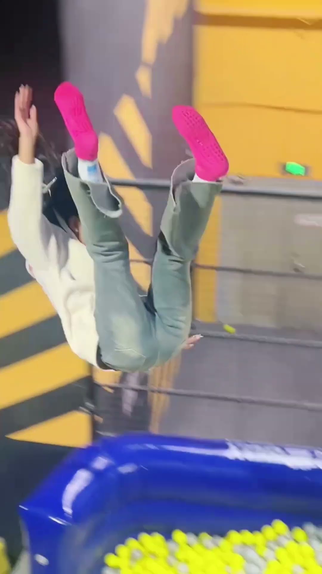 This Trampoline Is So ?Fun! Why Didn't We Just Start Jumping Around Like This When We Were Kids,