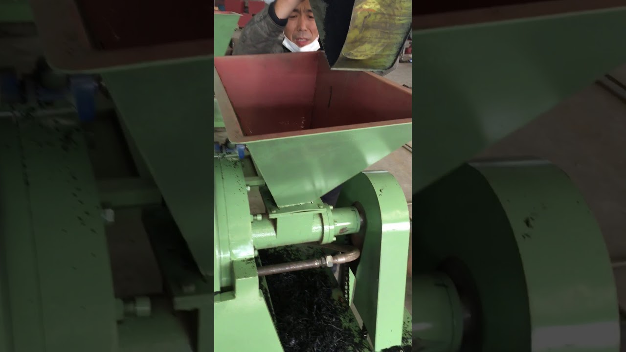 300kg/h rubber grinder milling equipment testing for my Sri Lanka customer