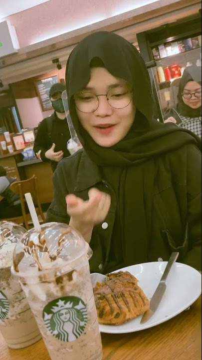 Ngopi kok di angkringan ngopi starbucks dong biar pro