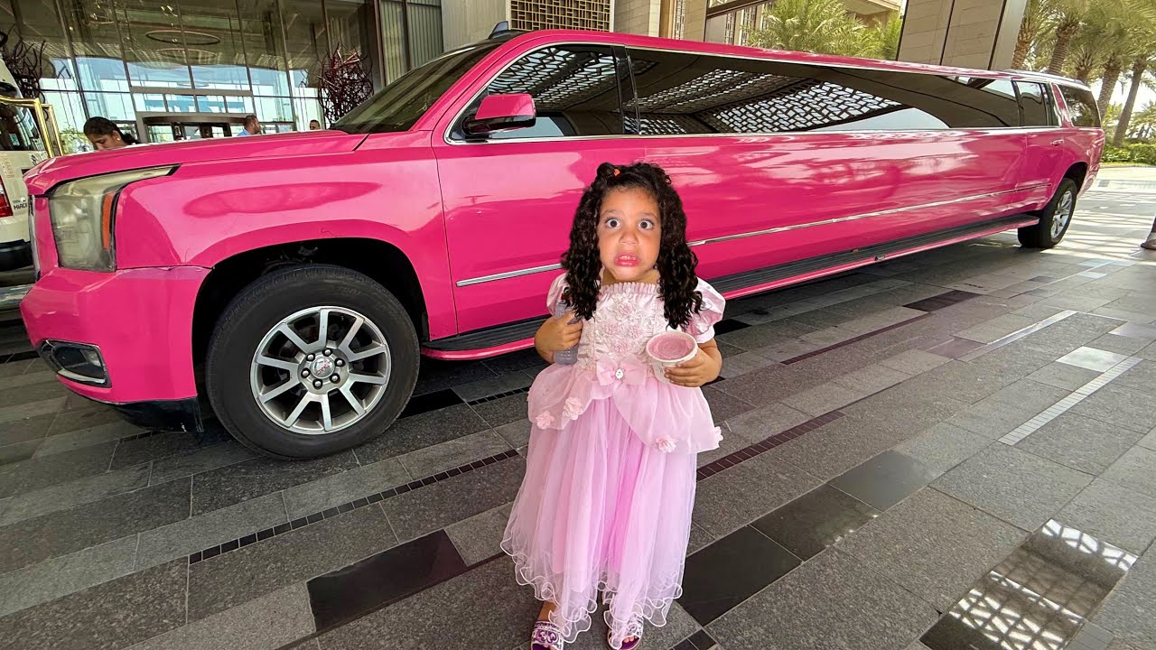 Je suis choqué 😮 je vais monter dans une limousine rose 