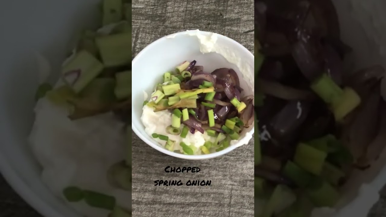 Chilli onion dip with lavash