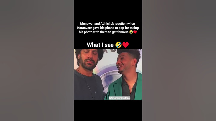 Munawar Faruqui and Abhishek Kumar reaction when Karanveer Mehra gave phone to pap #biggboss