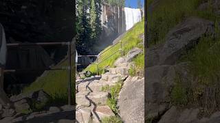 Climbing Vernal Falls. 向Vernal Falls 攀登
