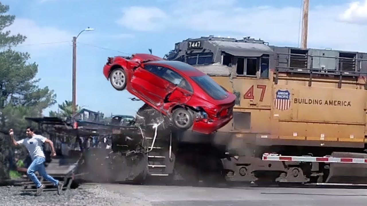 130 невероятных моментов в поезде, запечатлённых на камеру