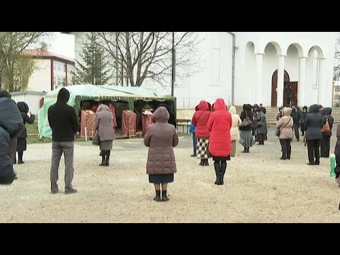 Video: Während Die Orthodoxen Kirillows Tag Feiern