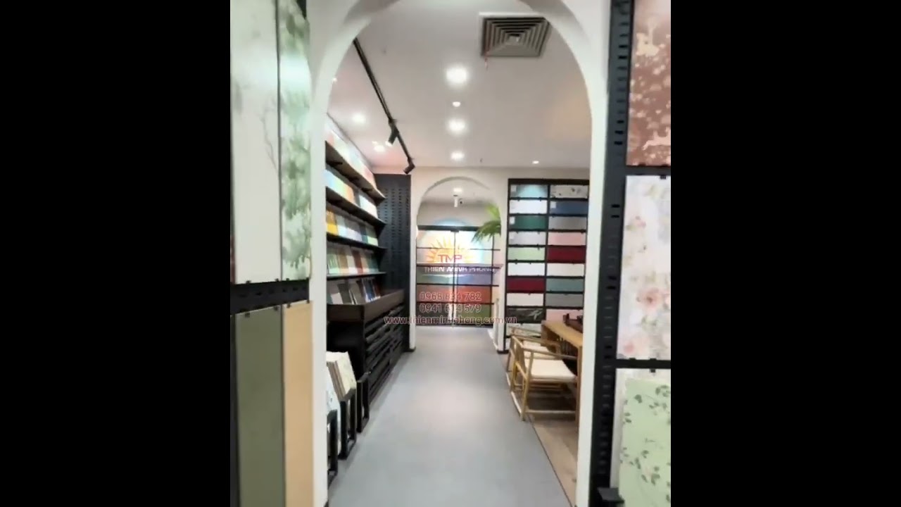 Showroom kệ gach men -  thiết kế & thi công bởi CÔNG TY TNHH THIÊN MINH PHONG