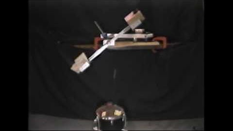 Shannon (robot) juggling: 3 and 5 balls