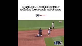 Ronald acuña Jr aut 2da Base