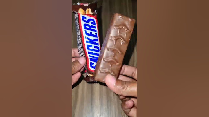 Let's Try SNICKERS CHOCOLATE BAR #GroceryStoreFinds #Shorts 🇸🇦