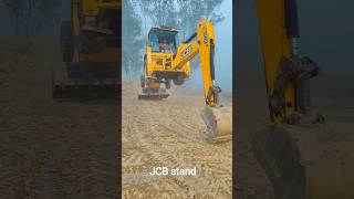 JCB stunt #jcb #excavator #tractor #jcbvideo #reels #reels #jcbstunt #viral JCB 3DX 4DX tractor 🚜