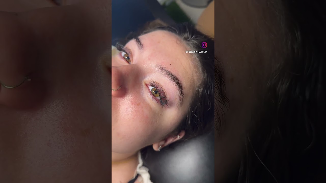 cat eye classic lash set D curl. How do we like it? Book now at thebeautyProject.TX on Instagram.