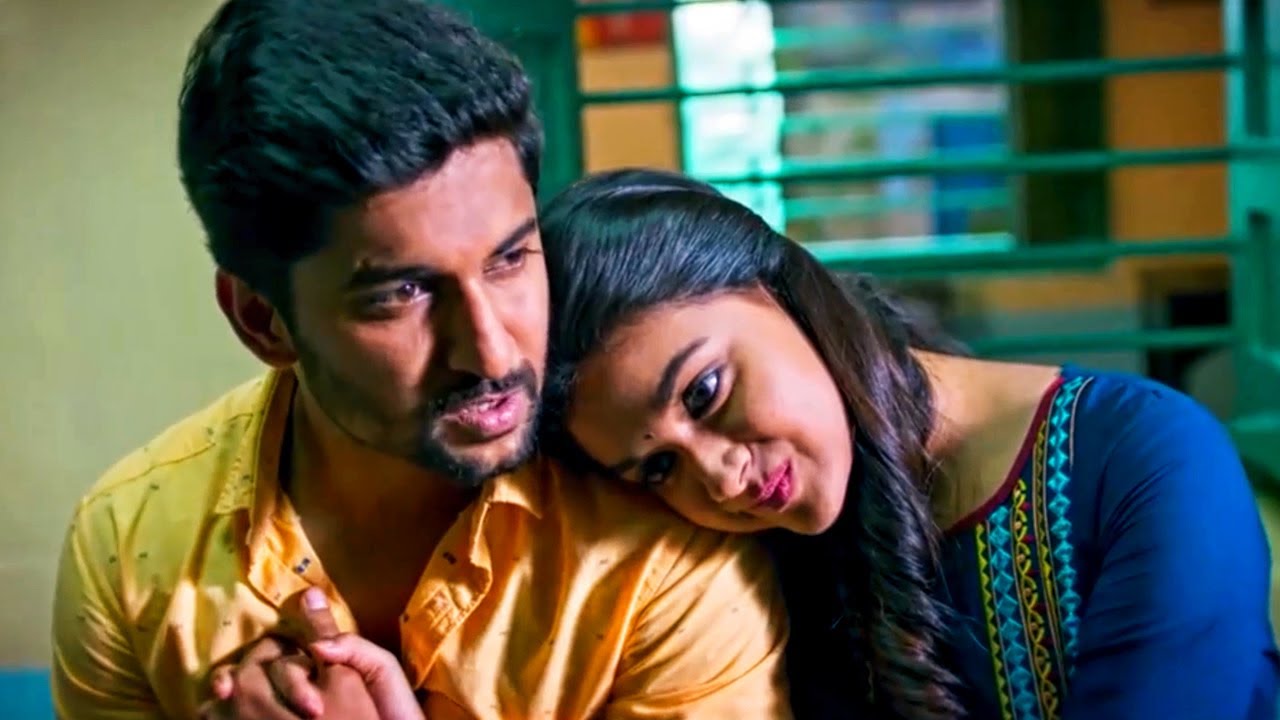 सब पैसो के पीछे भागते हैं पर पैसो के पीछे पागल हो जाओ तो माँ बाप से बात करने के लिए भी टाइम टेबल की.