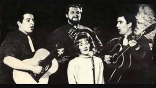 Video thumbnail of "The Corrie Folk Trio With Paddie Bell --- Coulter's Candy (Ali Bali Bee)"