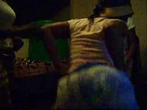 SHAKE THAT ASS [UNCUT]