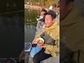 Mancing Ikan Raksasa Pakai Umpan Mi Instan?! 🤯🎣 #funny