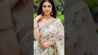 Malavika Mohanan Cute Pics