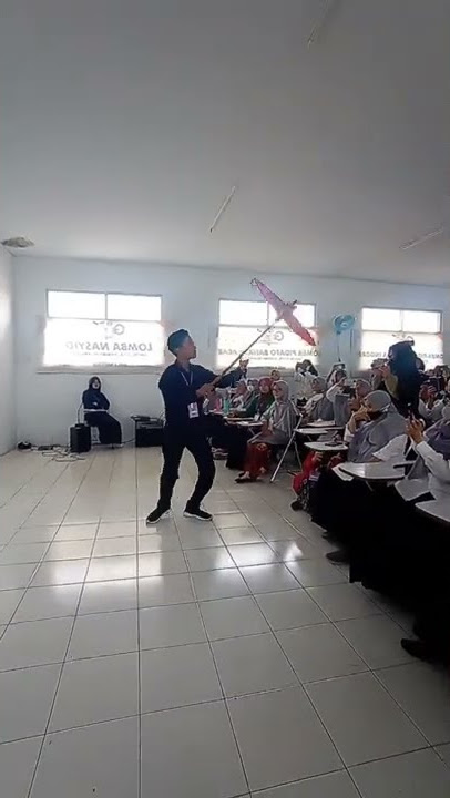 contoh gerakan pembawa payung upacara adat