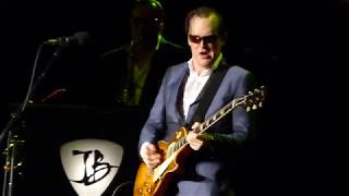 Miniatura del video "Joe Bonamassa - Going Down - 10/23/15 Echo Arena - Liverpool, UK"