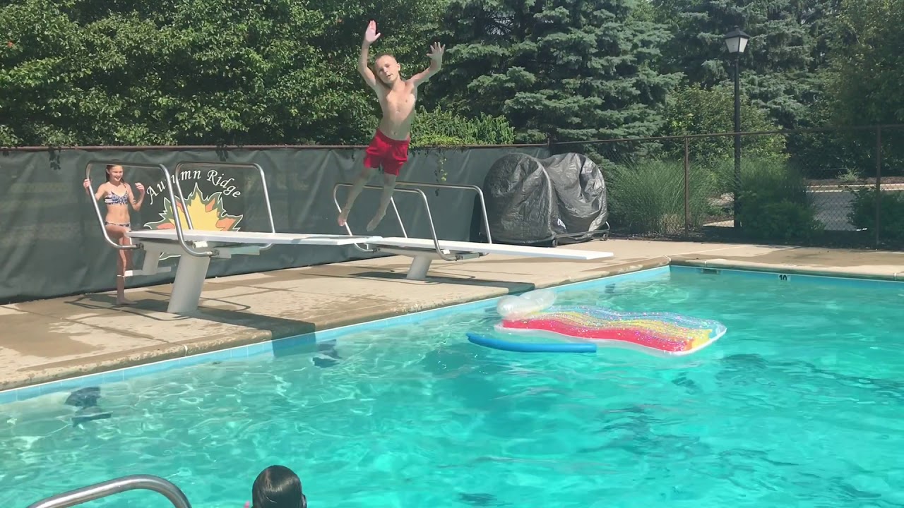 Kids Summer Fun & Diving Challenge - YouTube