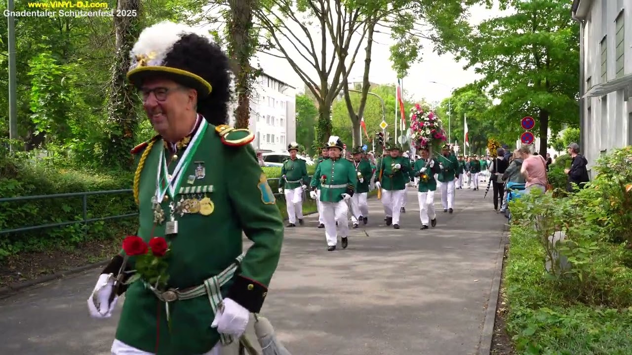 Schützenfest  - Festumzug mit Parade in Gnadental am 01.06.2025