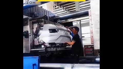 Car bumper injection molding machine