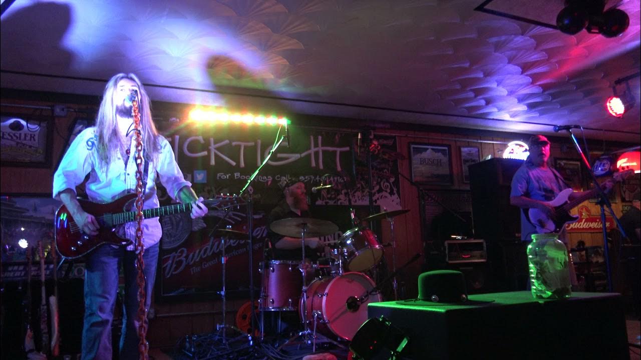 Sticktight Cozy Corner Restaurant in Loretto Ky April 10 (2021) YouTube