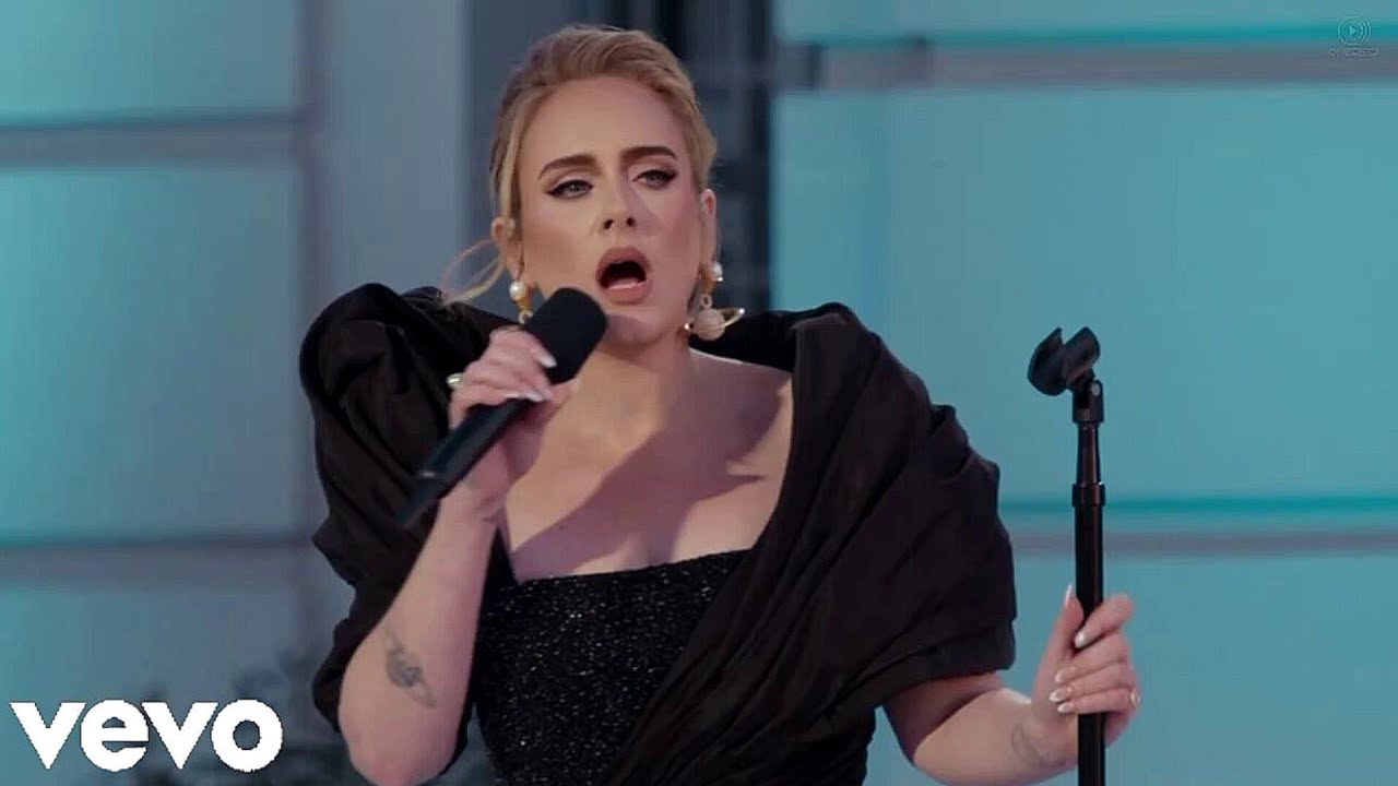 Adele skyfall live