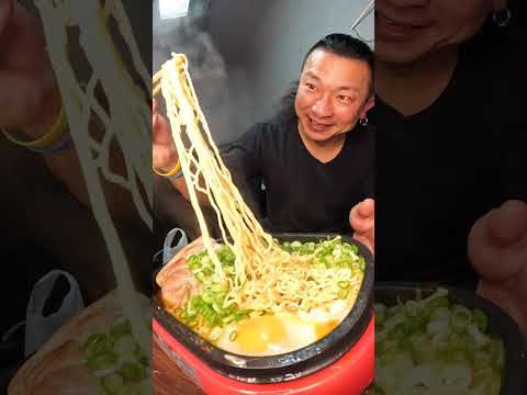 【Truck Cooking】Ramen noodles and giant pork! 【asmr】#shorts