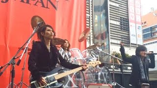 Video thumbnail of "HEATH & YOSHIKI メイン【 X JAPAN 】新宿ゲリラライブ 2014,8,17 HERO PV撮影  Guerrilla live in Japan of Xjapan."