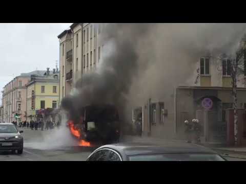 Сгорел автобус напротив