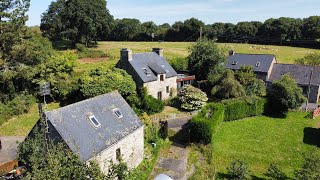 A vendre en Bretagne petit hameau de 3 maisons avec son étang privé