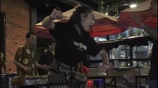 RAISO DADI SIJI -- COVER ANGKLUNG RAJAWALI MALIOBORO YOGYAKARTA