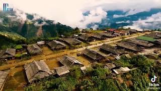 Hmoob Lub Neej Nyob Pem Roob