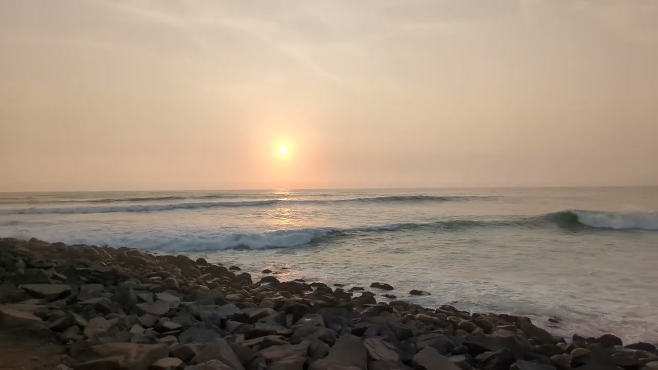 Mi lugar favorito en el mundo está en San Bartolo en Perú, parte de mi se quedó contigo🙏🏻💫