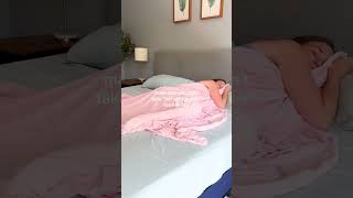 This Bedsure US Local Cooling Blanket will keep you cool and cozy on those hot summer days ☺️🩷🩵