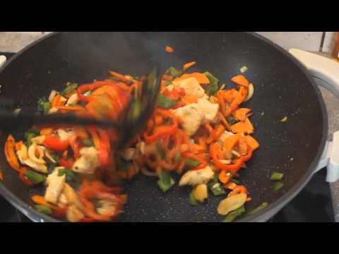 wok-de-légumes-et-nouilles-soba-sautées