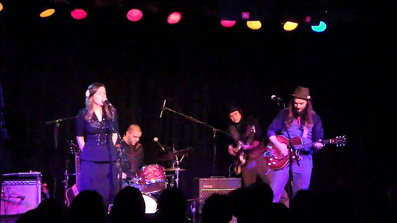 Tonton Seth Bernard & May Erlewine - Ain't No Sunshine (Live in 2011) di YouTube Tonton Seth Bernard & May Erlewine - Ain't No Sunshine (Live in 2011) di YouTube