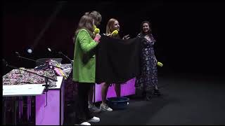 Humor Mujeres Aprendiendo A Mear Como Un Hombre