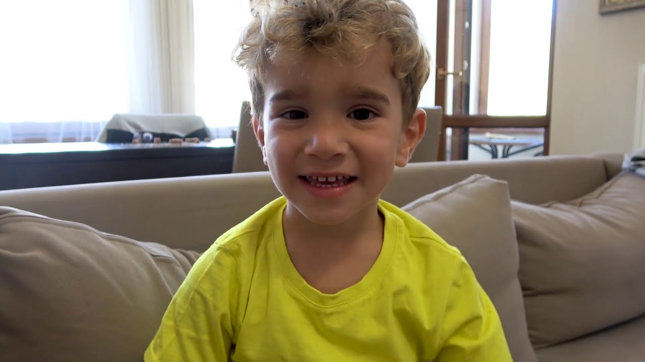 Папа остался ОДИН ДОМА С ДЕТЬМИ Что придумали Лев и Глеб когда Мама уехала Скетчи Super Lev