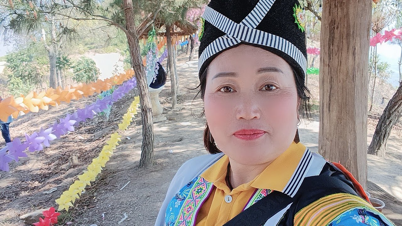 Xub hàm hai kwv txhiaj noj tshoob 