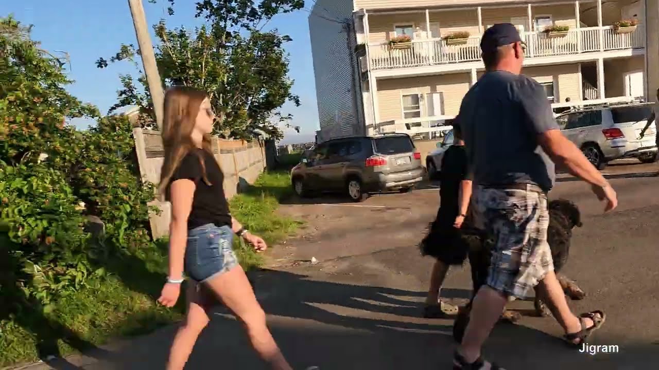 Exploring Alma's Charming Downtown & Giant Lobsters in New Brunswick, Canada! 🦞🇨🇦 