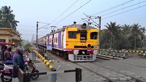 Super Speedy Old EMU Trains Skipping Through Busy & Crowded Railgate Quickly | Eastern Railways