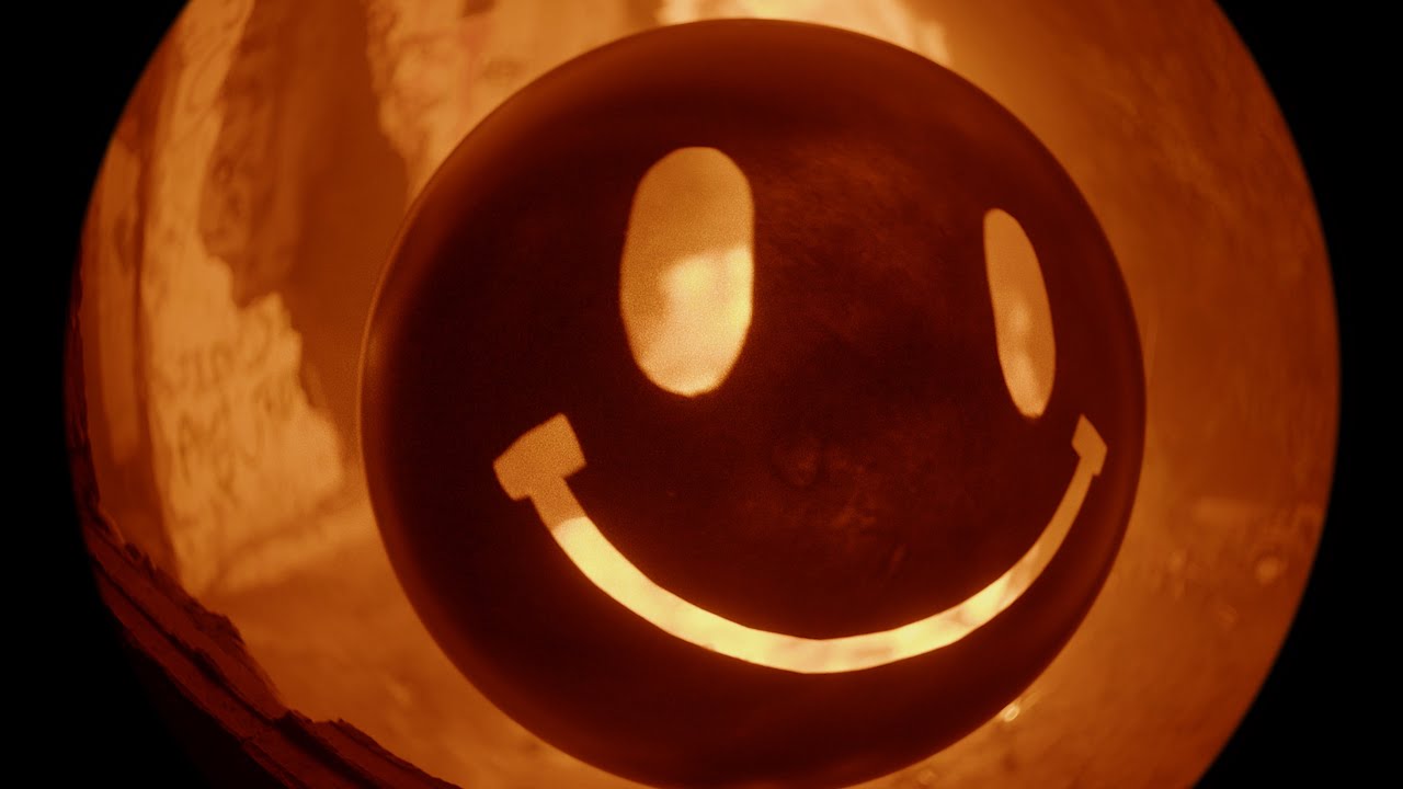 Watch Molok0 ft C.R.O - TODAS ESAS HORAS on YouTube Watch Molok0 ft C.R.O - TODAS ESAS HORAS on YouTube