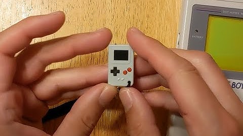 The smallest video game console - Thumby mini (LOL) review