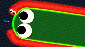 Slither.io Tiny Troll Snake vs Giant Noob Snakes - Epic Slitherio Gameplay